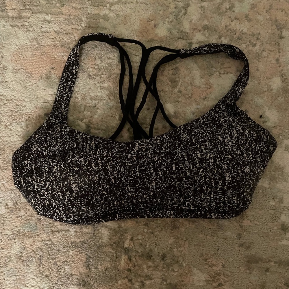 Lululemon sports bra